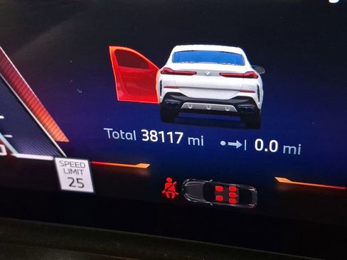 Certified 2024 BMW X6 M60i w/ Dynamic Handling Package image 16