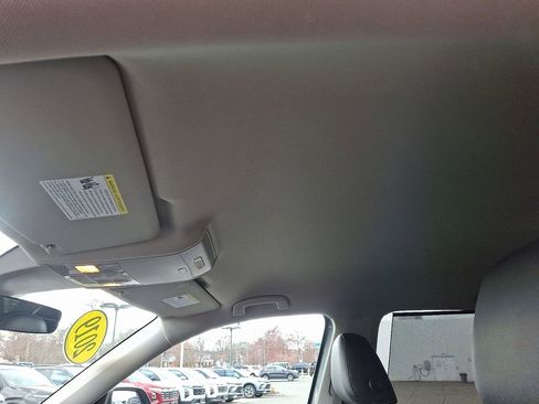 Used 2019 Volkswagen Atlas SE w/ Towing Package image 16