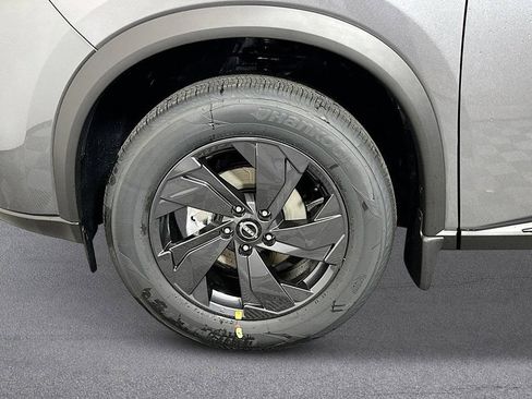 New 2026 Nissan Rogue SV w/ Cold Weather Package AWD/4WD image 9