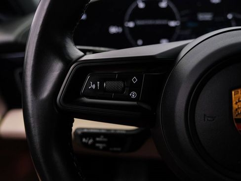 Used 2022 Porsche Taycan 4S image 18