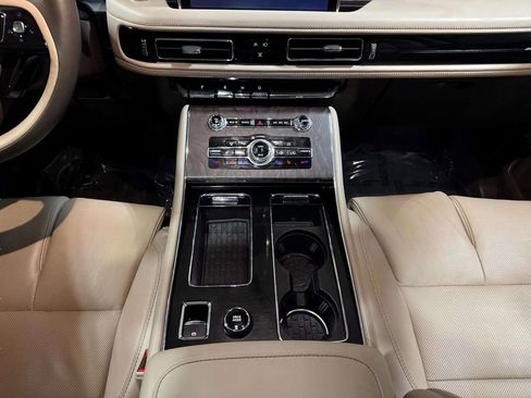 Certified 2023 Lincoln Aviator Reserve w/ Equipment Group 201A image 13