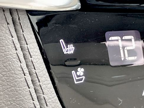 Certified 2023 Cadillac XT6 Premium Luxury w/ LPO, Floor Liner Package image 24