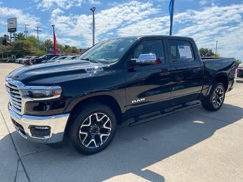Used 2025 RAM 1500 Laramie AWD/4WD image 2