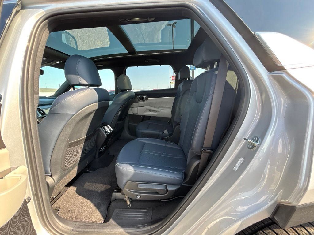 Used 2023 Kia Sorento SX Prestige AWD/4WD image 21