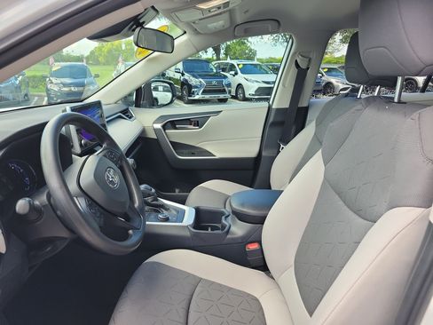 Used 2025 Toyota RAV4 XLE AWD/4WD image 22