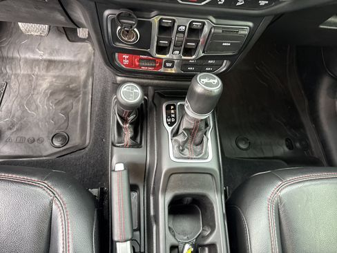 Used 2019 Jeep Wrangler Unlimited Rubicon image 37