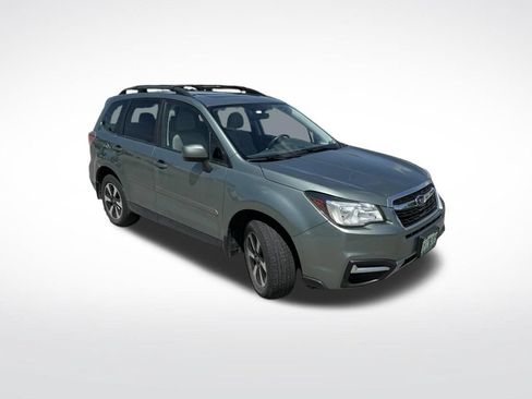 Used 2017 Subaru Forester 2.5i Premium w/ All-Weather Package AWD/4WD image 3
