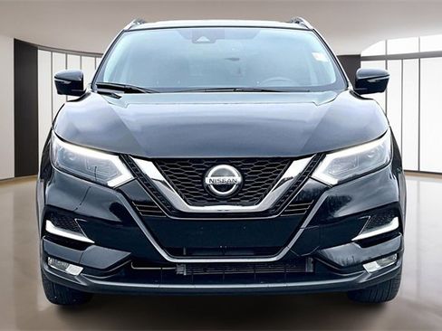Used 2022 Nissan Rogue Sport SL w/ Premium Package image 2