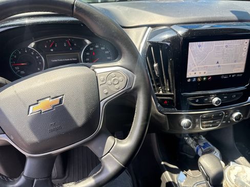 Used 2023 Chevrolet Traverse LT FWD image 8