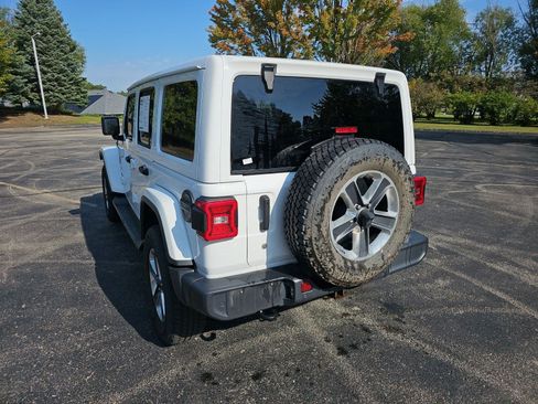 Used 2019 Jeep Wrangler Unlimited Sahara AWD/4WD image 3