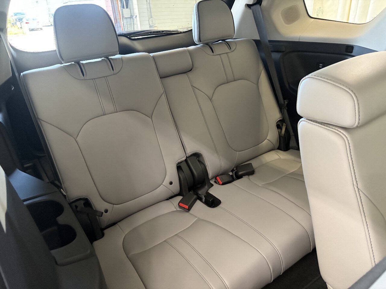 Used 2025 Honda Pilot Elite image 28