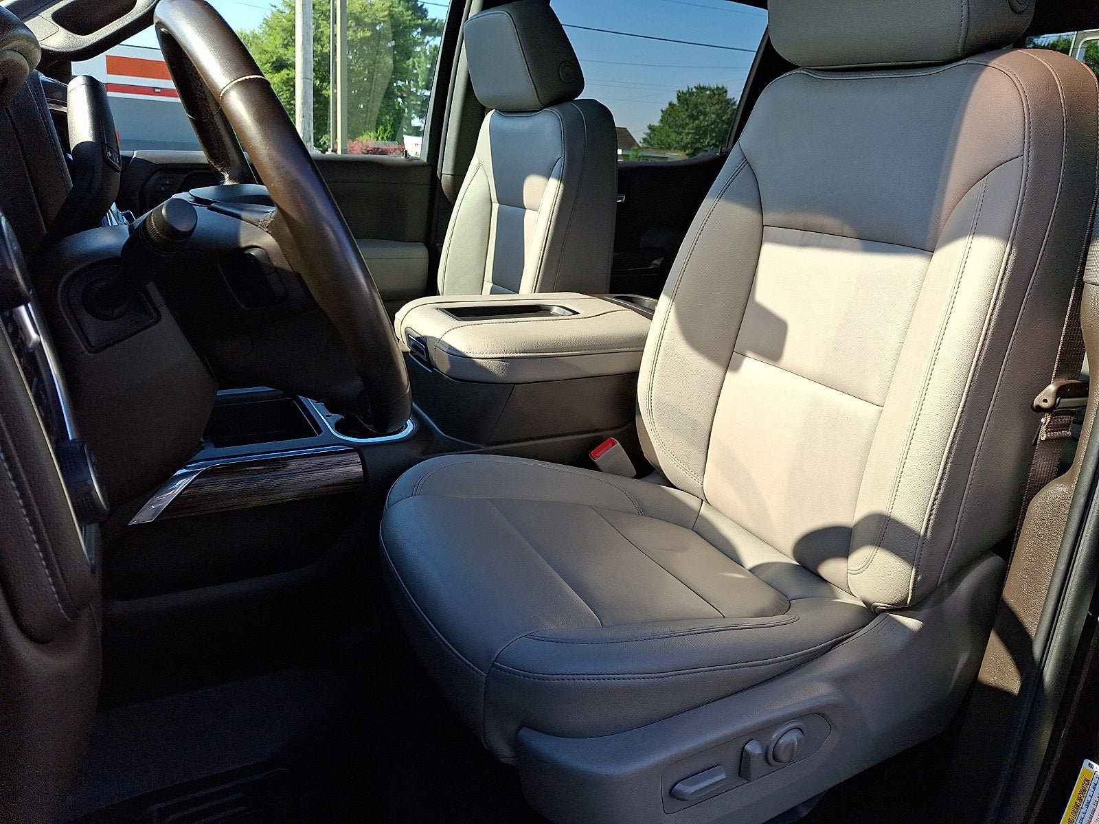 Used 2022 Chevrolet Silverado 1500 LT Trail Boss w/ Convenience Package II AWD/4WD image 13