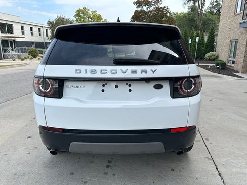 Used 2019 Land Rover Discovery Sport SE image 6