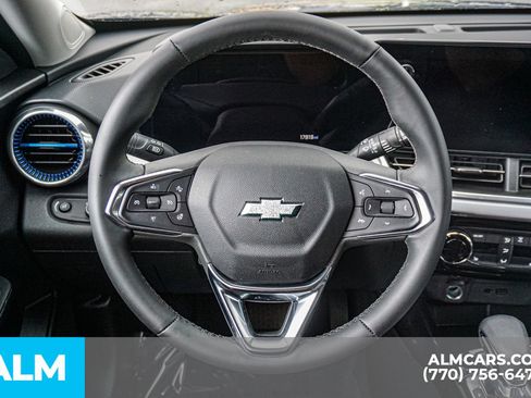 Used 2024 Chevrolet Trax LT w/ LT Convenience Package FWD image 30