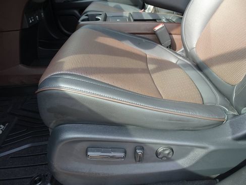 Used 2025 Honda Odyssey Elite image 8