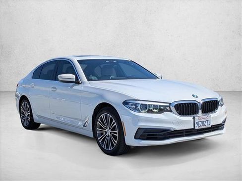 Used 2020 BMW 530e w/ Convenience Package RWD image 3