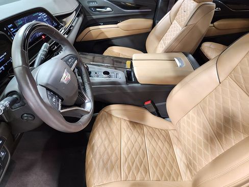 Used 2023 Cadillac Escalade Sport w/ LPO, ONYX Package AWD/4WD image 28