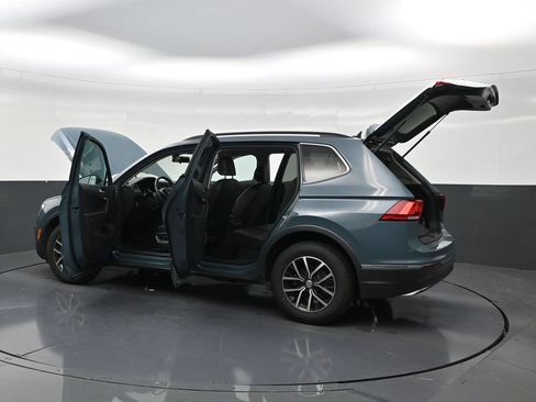 Used 2021 Volkswagen Tiguan SE w/ Panoramic Sunroof Package FWD image 31