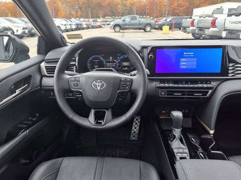 Used 2025 Toyota Camry XSE image 9