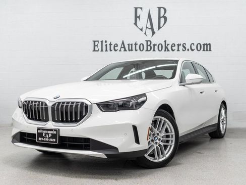 Used 2025 BMW 540i xDrive AWD/4WD image 1