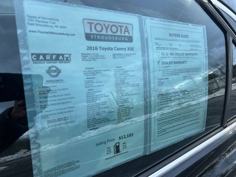 Used 2016 Toyota Camry XSE w/ Moonroof Package image 30