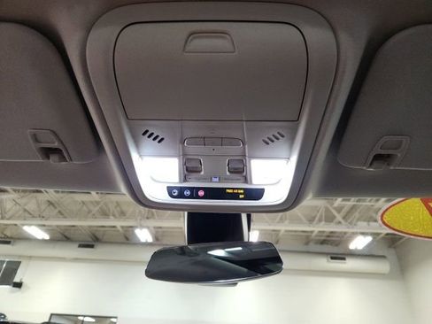 Used 2017 Cadillac XT5 Luxury image 18