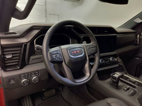 Used 2024 GMC Sierra 1500 AT4 w/ AT4 Preferred Package AWD/4WD image 4