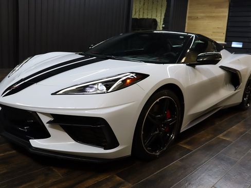 Used 2024 Chevrolet Corvette Stingray Premium Conv w/ Z51 Performance Package image 6
