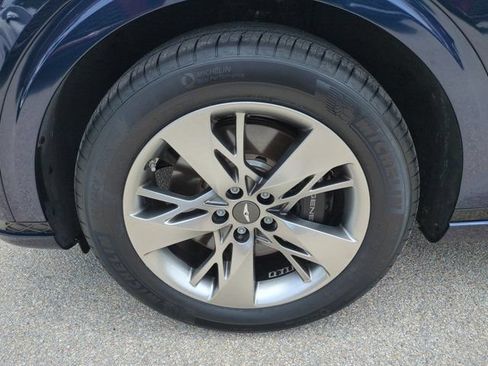 Used 2022 Genesis GV70 3.5T Sport w/ Sport Advanced Package AWD/4WD image 11