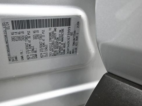 Used 2024 Nissan Rogue S image 17