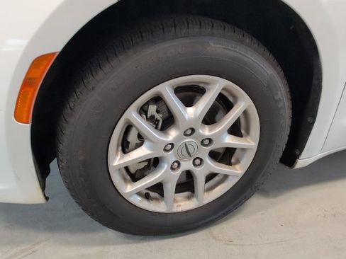 Used 2025 Chrysler Pacifica Select FWD image 9