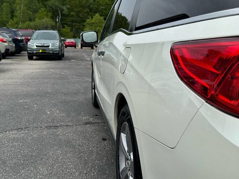 Used 2019 Honda Odyssey EX image 18