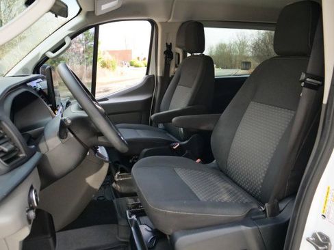 Used 2023 Ford Transit 350 XLT image 3