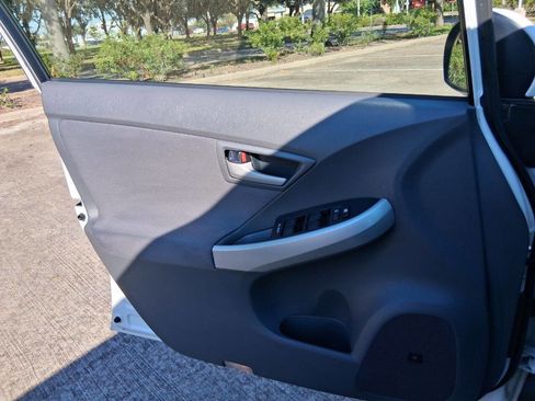 Used 2011 Toyota Prius Three w/ Navigation Pkg image 28