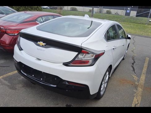 Used 2017 Chevrolet Volt Premier w/ Driver Confidence II Package image 4