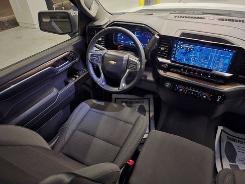 Used 2023 Chevrolet Silverado 1500 LT AWD/4WD image 38
