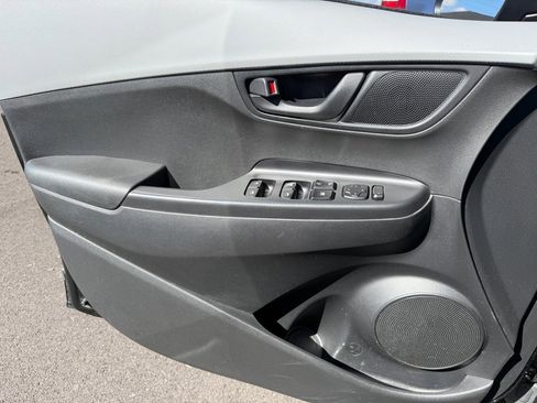 Used 2018 Hyundai Kona SE image 21