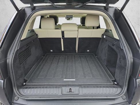 Used 2018 Land Rover Range Rover Sport HSE image 12
