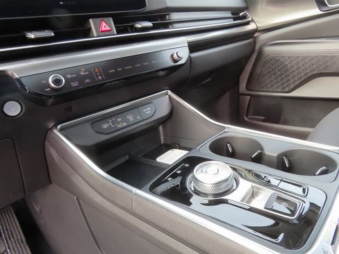 New 2026 Kia Carnival SX image 6