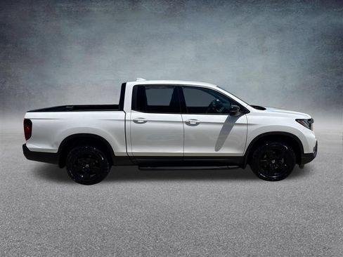 Certified 2025 Honda Ridgeline Black Edition image 6