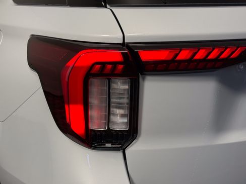 New 2026 Ford Explorer ST-Line w/ ST-Line Street Pack RWD image 8
