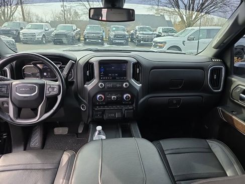 Used 2023 GMC Sierra 3500 Denali image 9