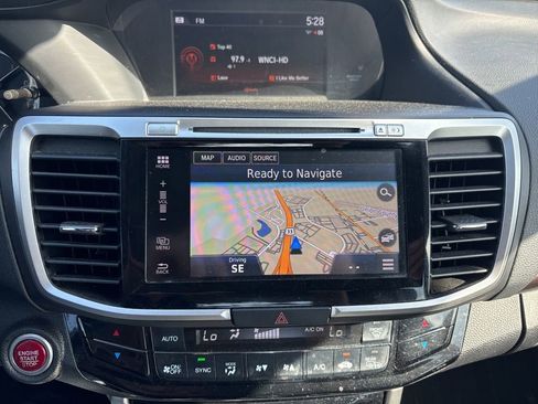 Used 2017 Honda Accord EX-L image 22