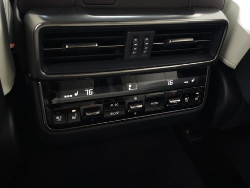 Used 2024 Lexus LX 600 4WD w/ Appearance Package image 41