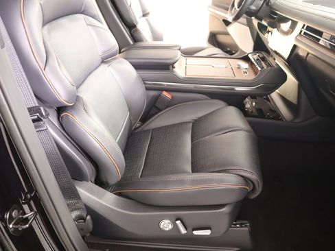 New 2026 Lincoln Navigator L Black Label AWD/4WD image 14
