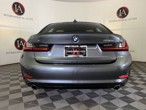 Used 2022 BMW 330i xDrive Sedan w/ Driving Assistance Package image 6