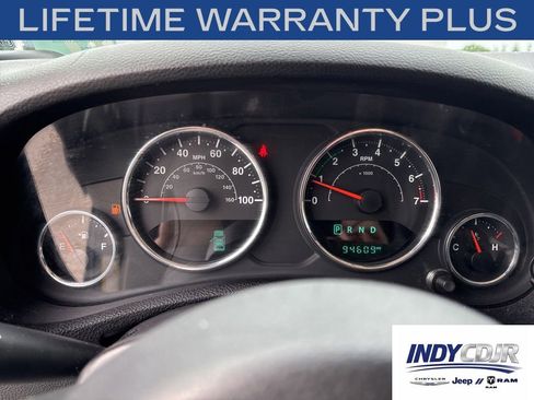 Used 2016 Jeep Wrangler Unlimited Sahara w/ Connectivity Group AWD/4WD image 18