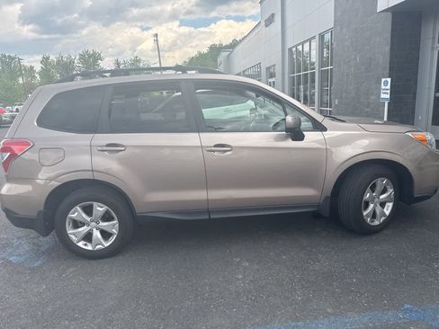 Used 2015 Subaru Forester 2.5i Premium w/ All-Weather Package AWD/4WD image 5