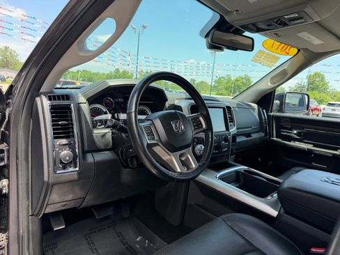 Used 2017 RAM 1500 Laramie w/ Convenience Group AWD/4WD image 13