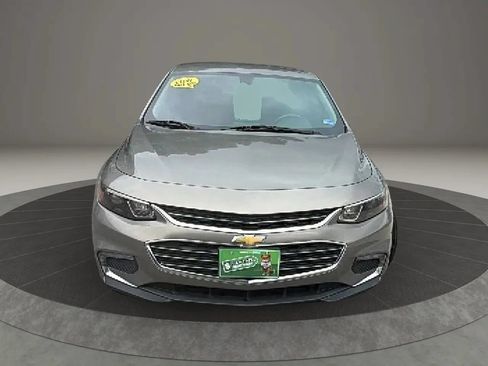 Used 2017 Chevrolet Malibu LT FWD image 7